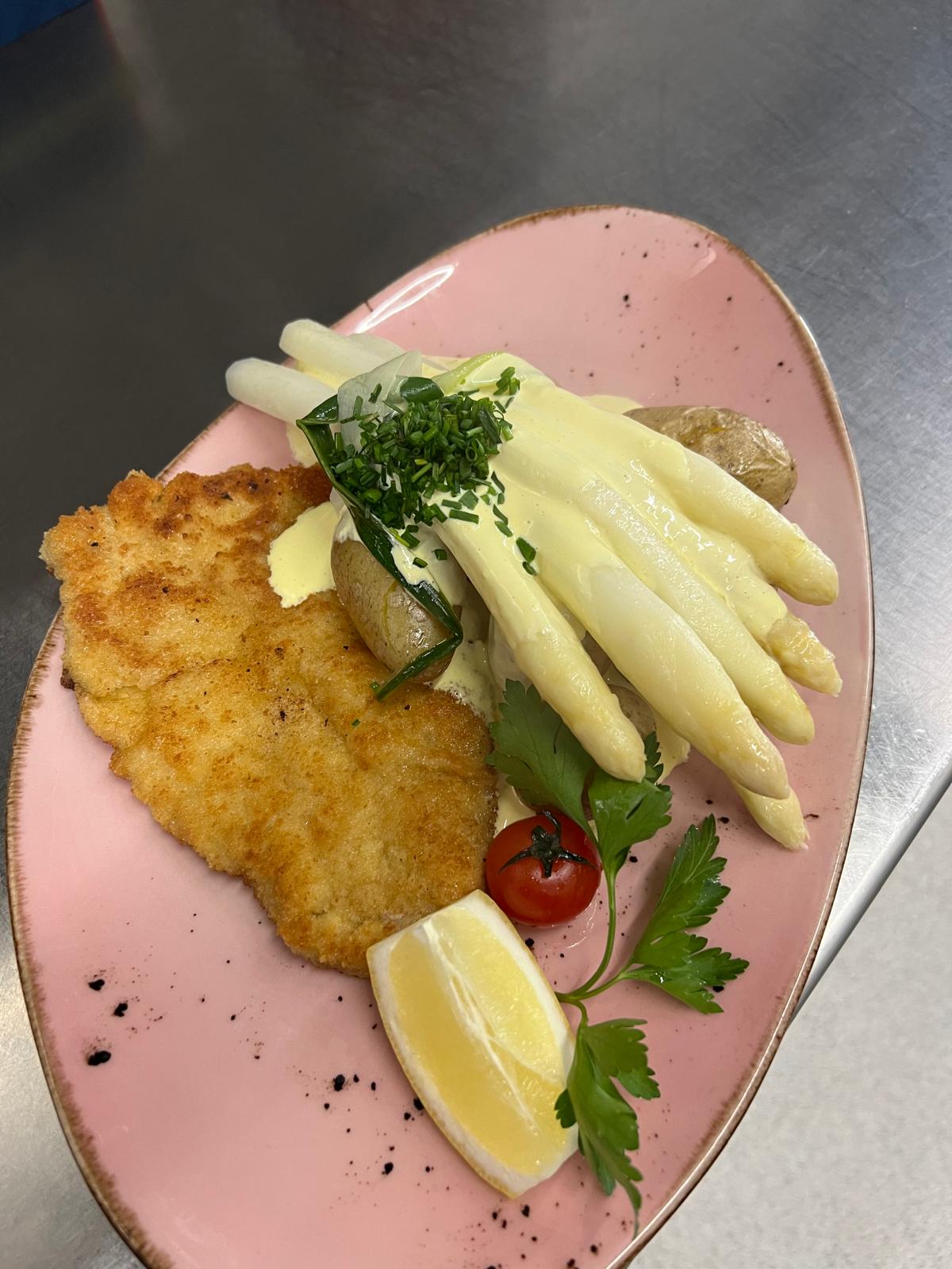 Süssbräu_Spargel_Schnitzel